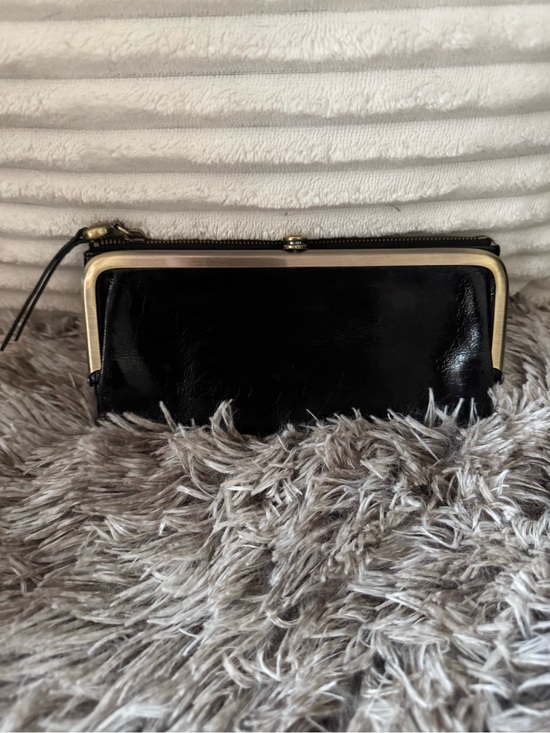 HOBO Handbags - NWOT HOBO Continental Bi-Fold Wallet with Kisslock, Zipper, and Outer Pocket